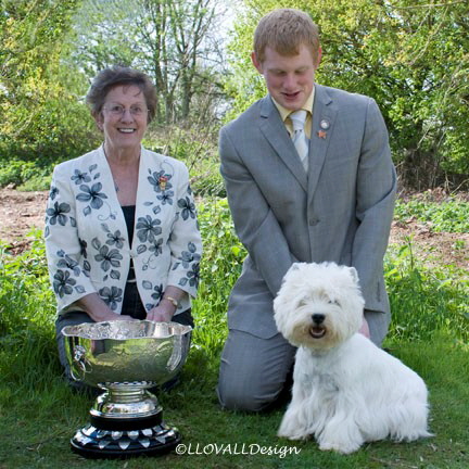 Ch Karamynd Play The Game with the Macconachie trophy 2