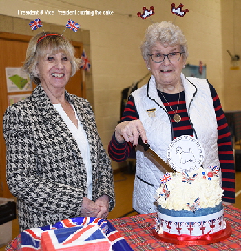 President & Vice President cutting the cake