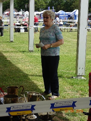 President Mrs Pat Edmondson opening the show