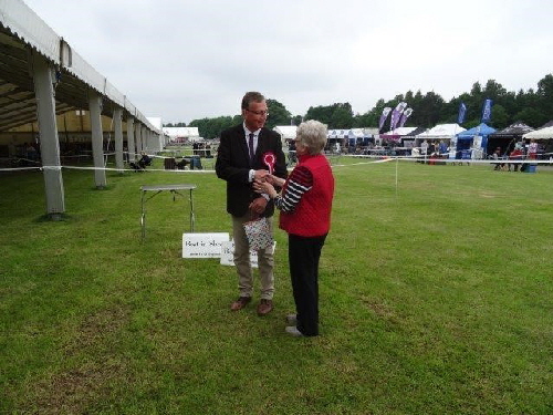 President Mrs Pat Edmondson thanking the Judge Mr D Milling